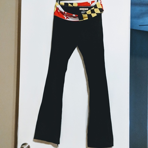 Maryland Flag Yoga Pants - Picture 1 of 3